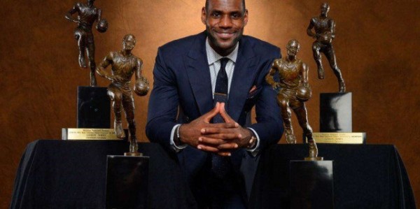 科比和詹姆斯谁更强？纳什的回答一针见血，网友：没毛病|科比·布莱恩特|史蒂夫·纳什|篮球|体育赛事讨论|迈克尔·乔丹_新浪体育_新浪新闻